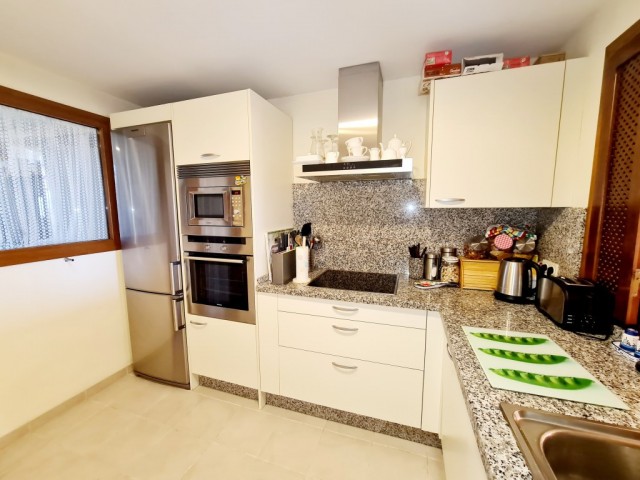 Apartment, New Golden Mile, R5376910