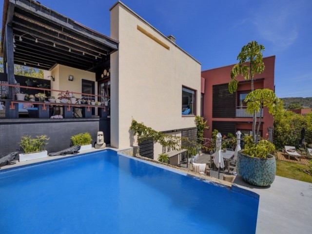 Huvila, Los Flamingos, R5378227
