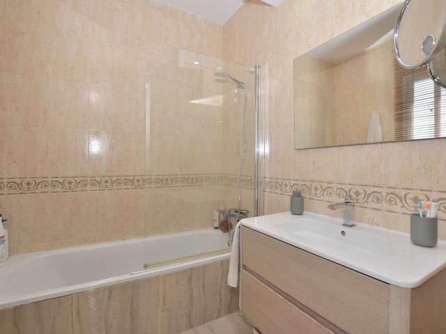 Ático con 3 Dormitorios  en Benalmadena Pueblo