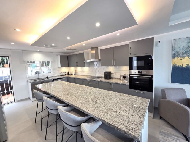 Villa, Artola, R5378788