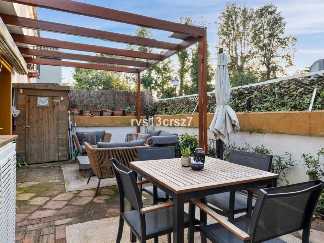 Maison mitoyenne avec 2 Chambres  à Guadalmina Baja