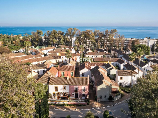 Maison mitoyenne avec 2 Chambres  à Guadalmina Baja