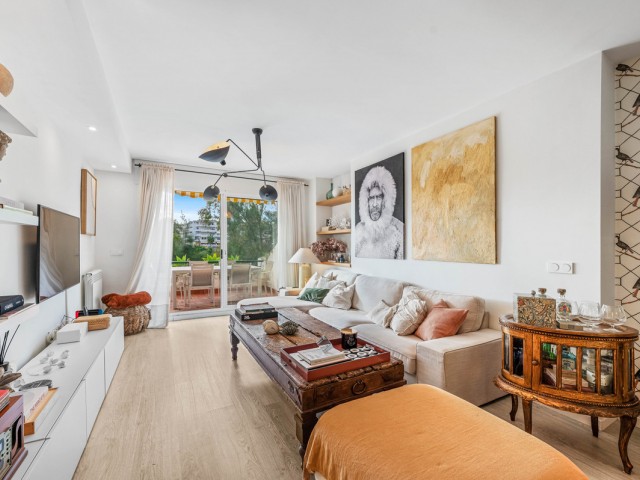 Huoneisto, Guadalmina Alta, R5271946