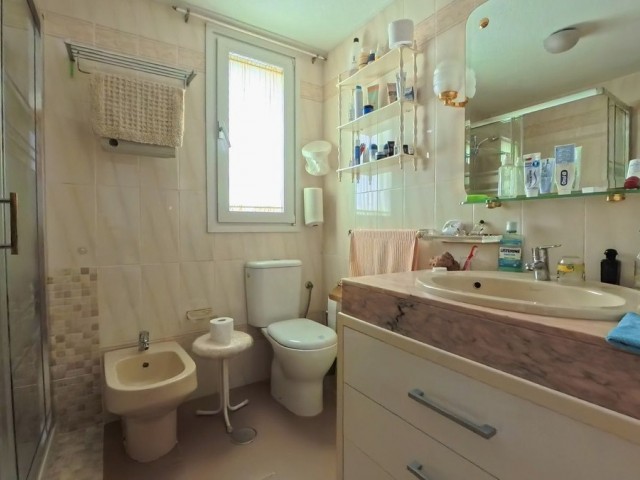 Huoneisto, La Carihuela, R5350096