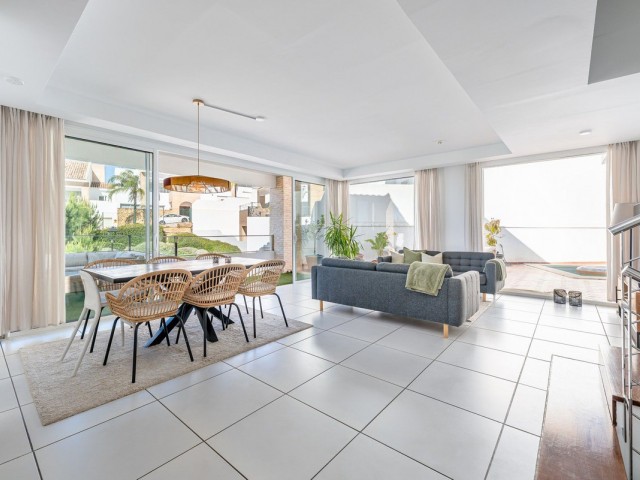 5 Bedrooms Villa in Torremuelle