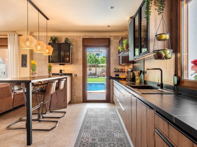 Villa avec 4 Chambres  à Sierrezuela