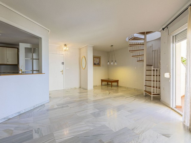 Huoneisto, Costabella, R5386711