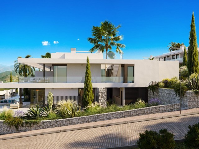 4 Bedrooms Villa in Marbella