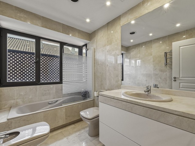 Maison mitoyenne avec 2 Chambres  à Bahía de Marbella