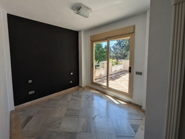 Apartment, Aloha, R5388007