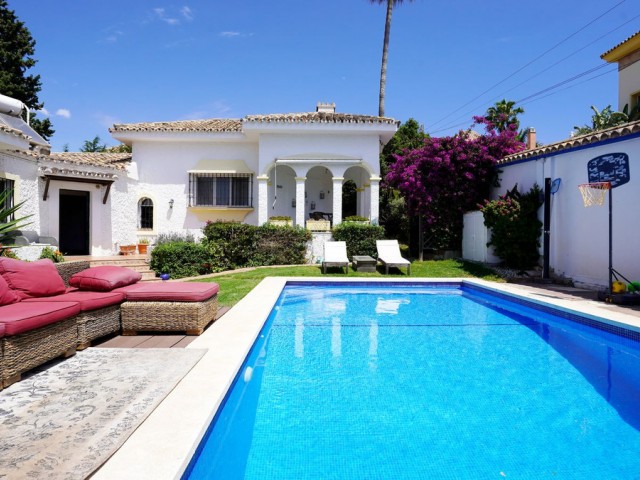4 Schlafzimmer Villa in Sierrezuela