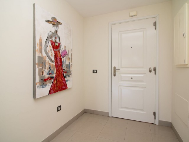 Apartment, El Paraiso, R4671403