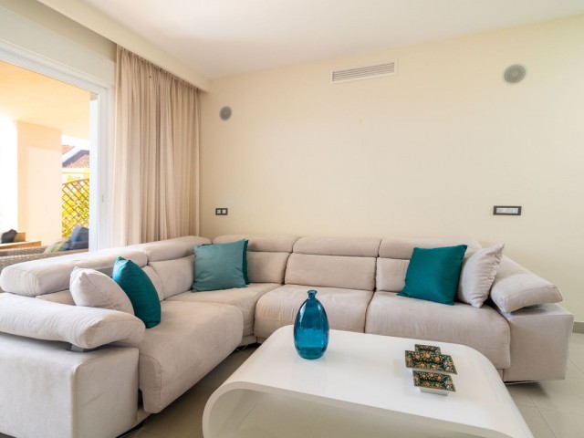 Apartment, El Paraiso, R4671403