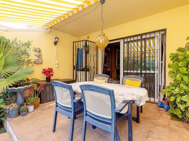 Maison mitoyenne avec 2 Chambres  à Torrequebrada