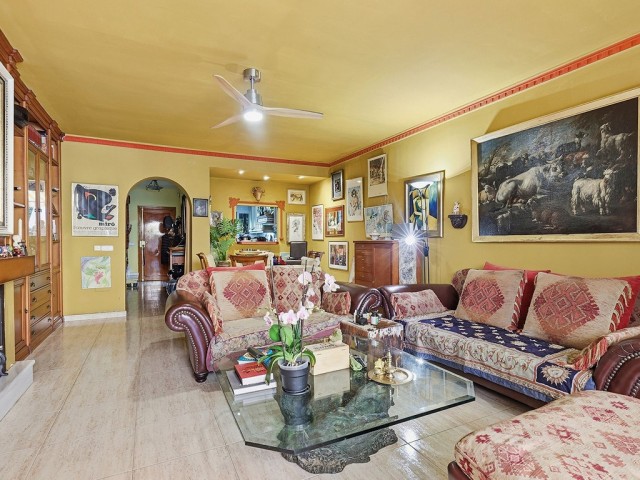 Maison mitoyenne avec 2 Chambres  à Torrequebrada