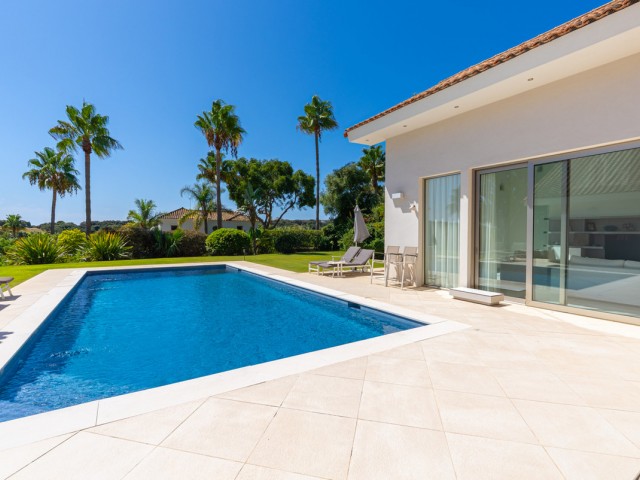 Villa avec 5 Chambres  à San Roque Club