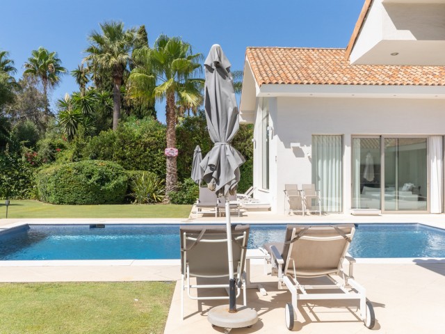Villa avec 5 Chambres  à San Roque Club