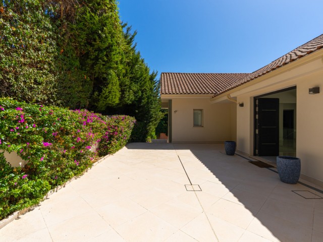 Villa avec 5 Chambres  à San Roque Club
