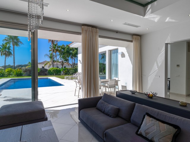 Villa avec 5 Chambres  à San Roque Club