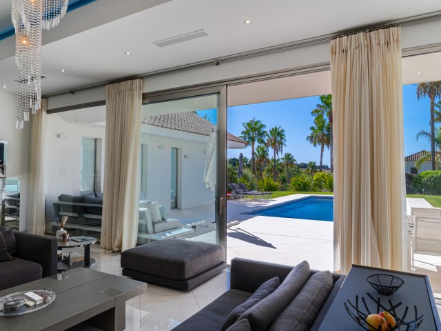 Villa avec 5 Chambres  à San Roque Club