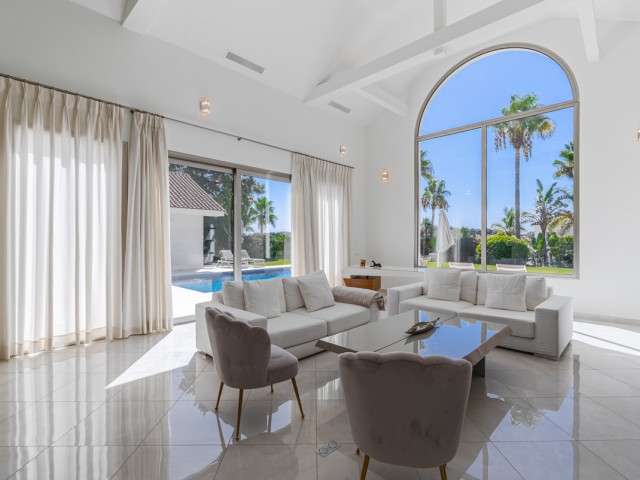 Villa avec 5 Chambres  à San Roque Club