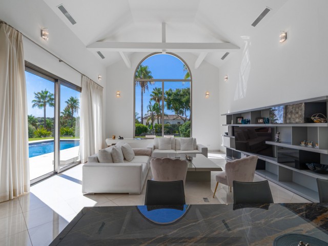 Villa avec 5 Chambres  à San Roque Club