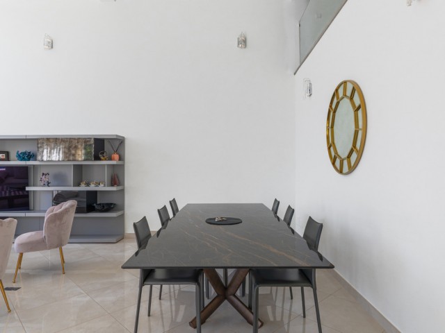 Villa avec 5 Chambres  à San Roque Club