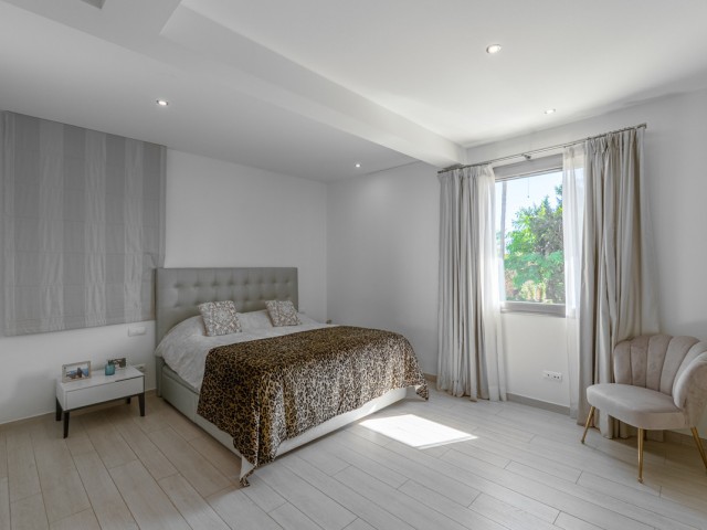 Villa avec 5 Chambres  à San Roque Club