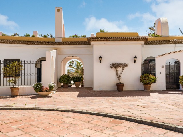 Penthouse avec 2 Chambres  à Puerto de Cabopino