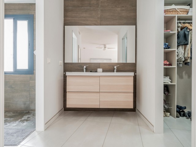 Penthouse avec 2 Chambres  à Puerto de Cabopino