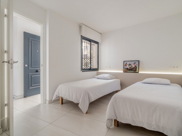 Penthouse avec 2 Chambres  à Puerto de Cabopino