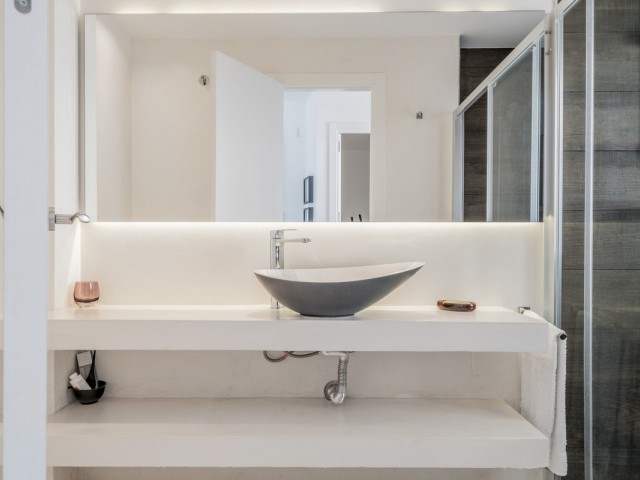 Penthouse avec 2 Chambres  à Puerto de Cabopino