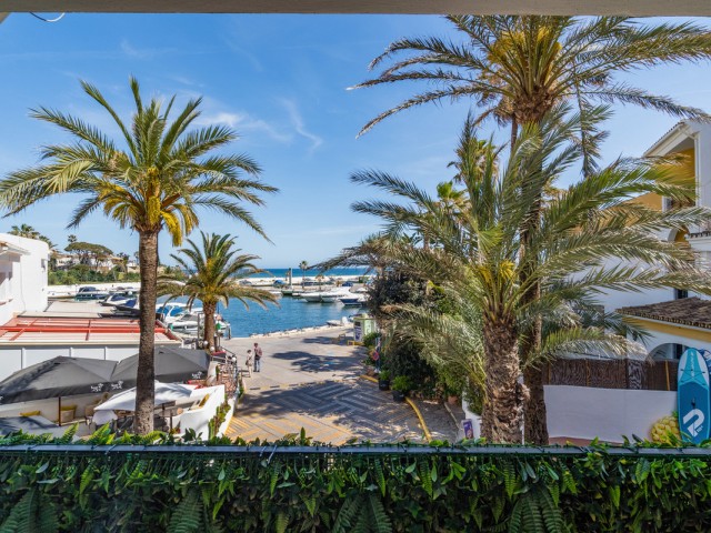 Penthouse avec 2 Chambres  à Puerto de Cabopino