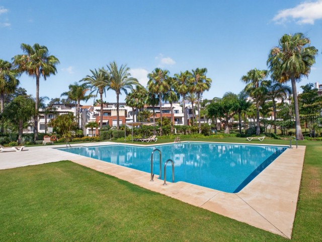 Leilighet, Estepona, R5400031