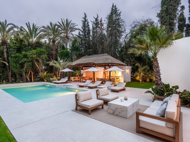 Villa avec 5 Chambres  à Las Brisas