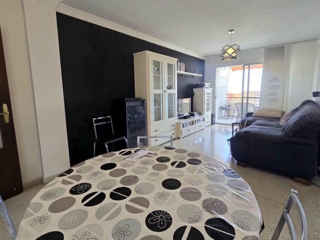 Apartamento con 3 Dormitorios  en Málaga