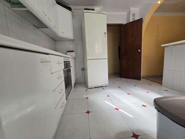 Apartamento con 3 Dormitorios  en Málaga