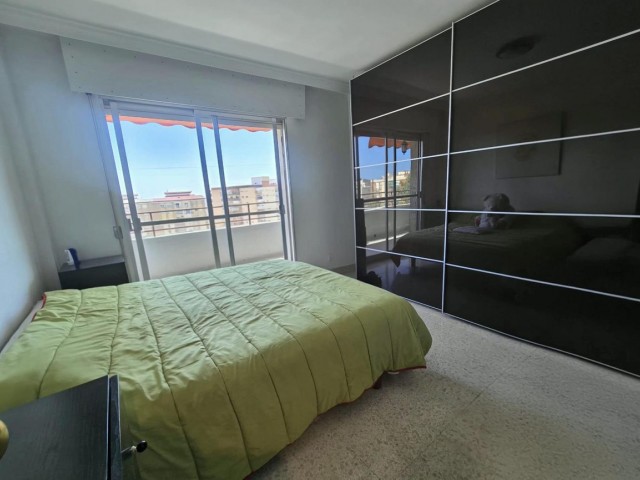Apartamento con 3 Dormitorios  en Málaga