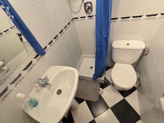 Apartamento con 3 Dormitorios  en Málaga