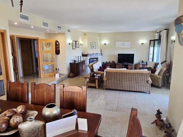 4 Schlafzimmer Villa in Sierrezuela