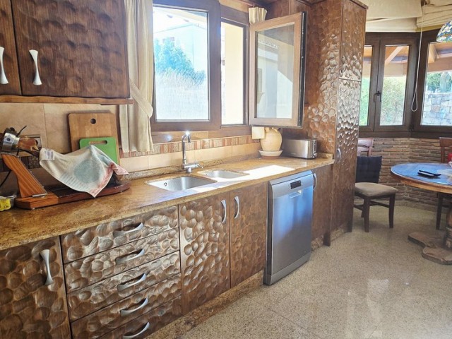 4 Schlafzimmer Villa in Sierrezuela
