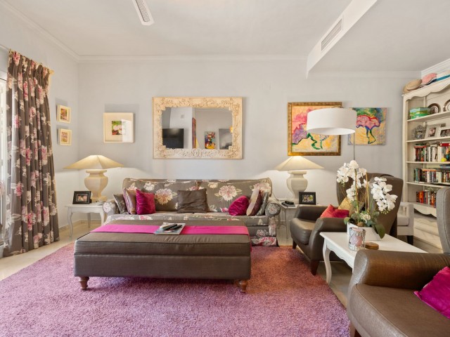3 Bedrooms Townhouse in Guadalmina Baja
