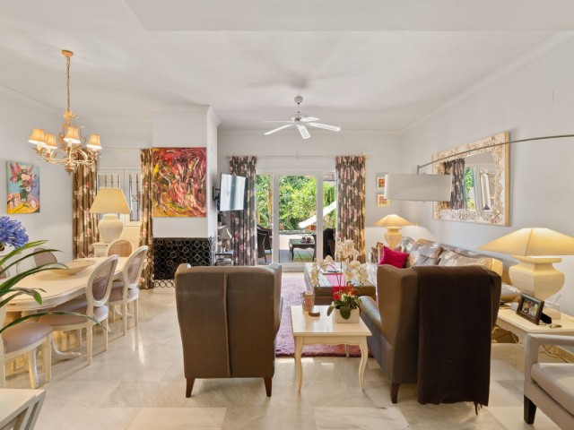 3 Bedrooms Townhouse in Guadalmina Baja
