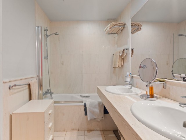 3 Bedrooms Townhouse in Guadalmina Baja