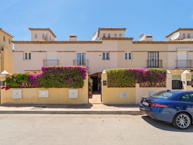 3 Bedrooms Townhouse in Guadalmina Baja