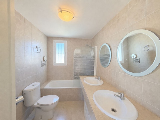 3 Schlafzimmer Apartment in Casares Playa