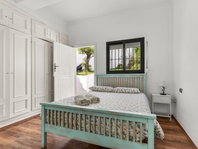Villa avec 4 Chambres  à Istán