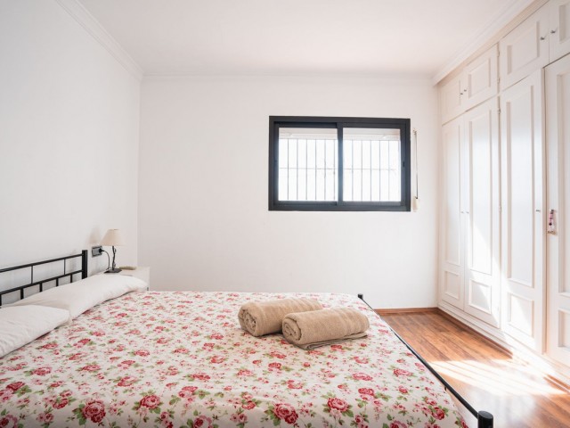 Villa avec 4 Chambres  à Istán
