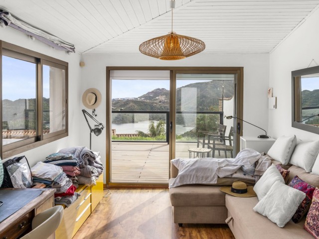 Villa avec 4 Chambres  à Istán
