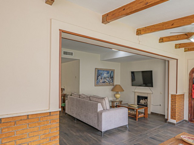 Villa con 3 Dormitorios  en Alhaurín de la Torre